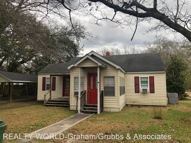 Main picture of 306 N Elm St
