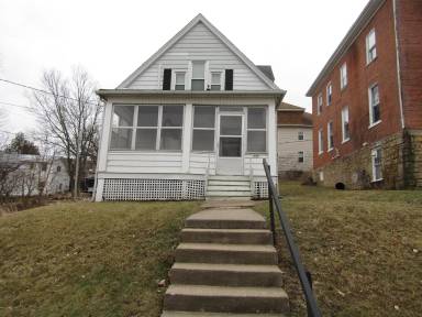 Main picture of 870 University Ave