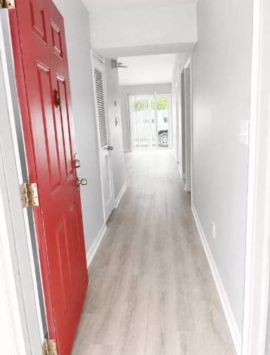 Main picture of 5012 Chancellor Sq NW