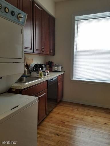 Main picture of 2407 N Spaulding Ave