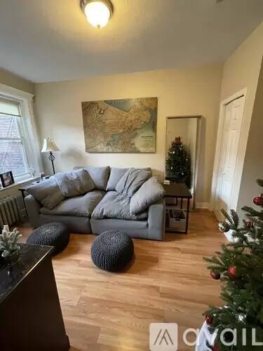 Main picture of 70 Joy St