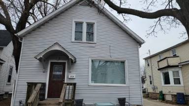 Main picture of 713 Chicago St