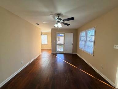 Main picture of 407 Canna Dr