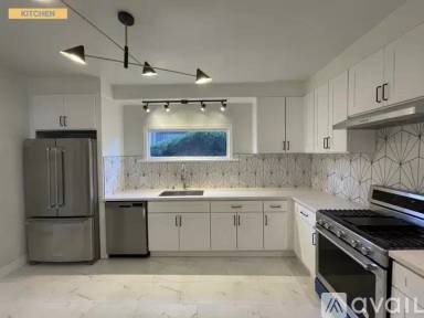 Main picture of 1917 Parker St