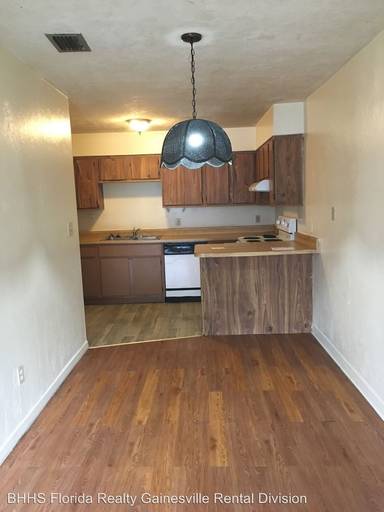 Main picture of 5813 NW 23rd Ter