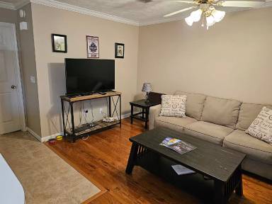 Main picture of 1064 N Montgomery St