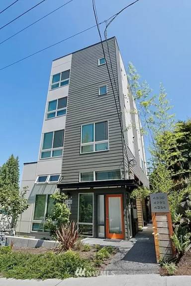 Main picture of 4350 32nd Ave W