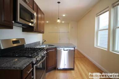 Main picture of 549 Washington St