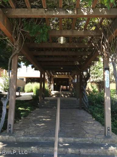 Main picture of Executive House