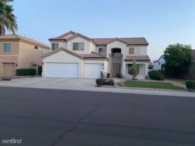 Main picture of 1011 W Longhorn Dr