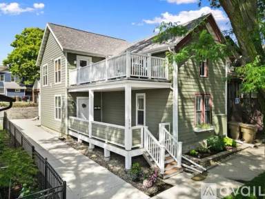 Main picture of 140 S Franklin St
