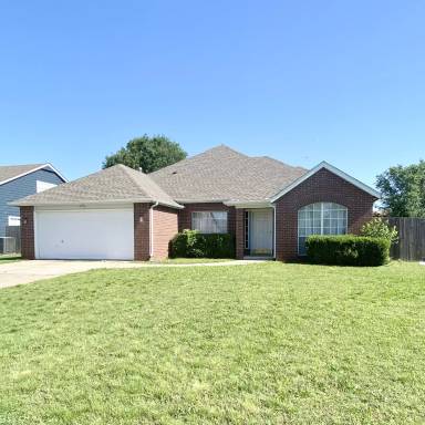 Main picture of 19609 E 39th St S