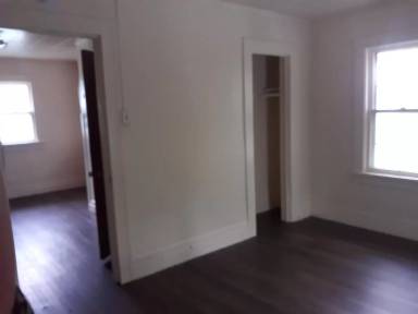 Main picture of 210 Linden Ave