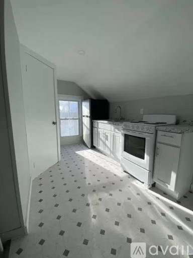 Main picture of 9 Central St