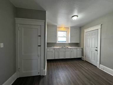 Main picture of 2138 4th St NE