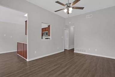 Main picture of 1676 Joy Blvd