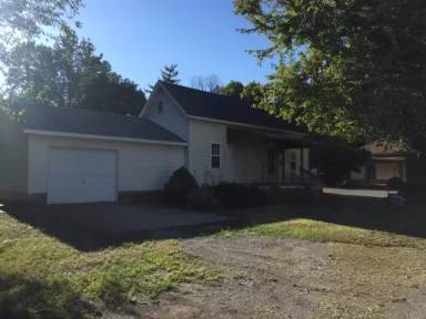 Main picture of 1109 E College St