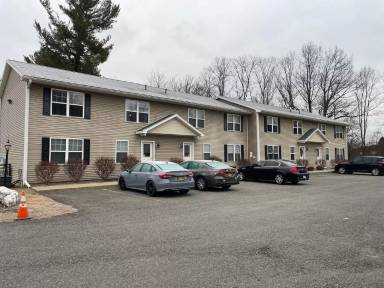 Main picture of 1 1/2 Cimino Ln