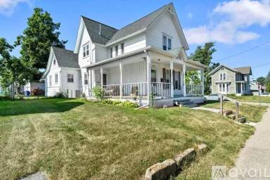 Main picture of 815 5th Ave