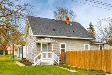 Main picture of 57 E Crown Ave