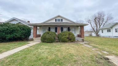 Main picture of 740 N Bosart Ave