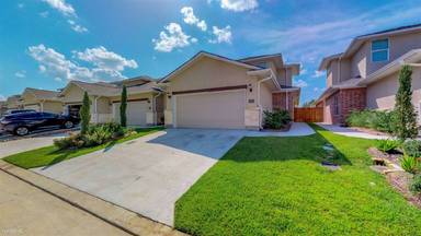 Main picture of 1758 Heath Dr