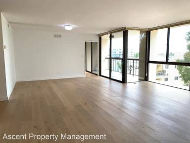 Main picture of 666 Upas St