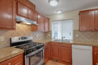 Main picture of 10425 2nd Ave SW