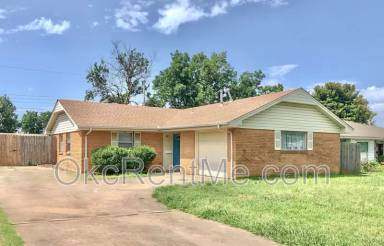 Main picture of 126 NE 11th St