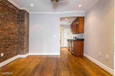Main picture of 134 Orchard St