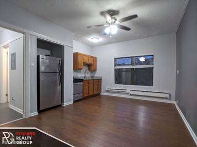 Main picture of 4555 N Malden St