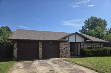 Main picture of 663 W Perry Dr