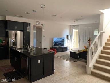 Main picture of 1709 Lee Way
