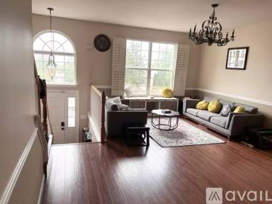 Main picture of 271 Yorktown Ct