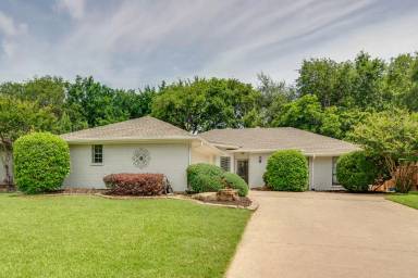 Main picture of 2220 Timberglen Dr