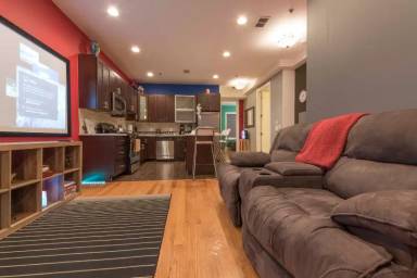 Main picture of 646 Montgomery St