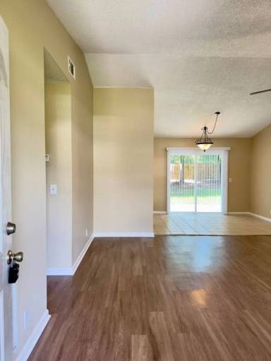 Main picture of 114 Dogwood Cir