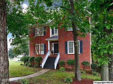 Main picture of 100 Equestrian Ln