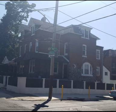 Main picture of 5426 W Jefferson St
