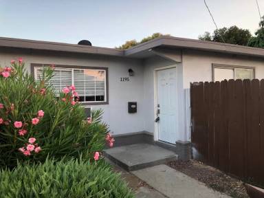 Main picture of 1195 Holmes Ct