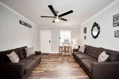 Main picture of 1000 Belmont Ave
