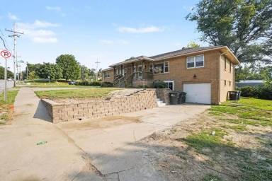 Main picture of 6767 Military Ave