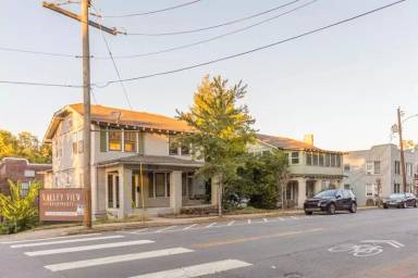 Main picture of 2500 Kavanaugh Blvd