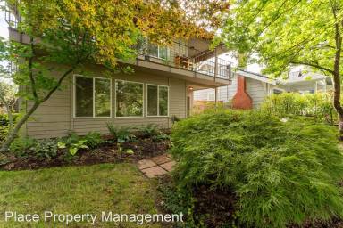 Main picture of 7713 SW 36th Ave