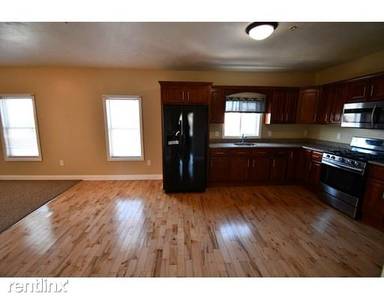 Main picture of 40 Sylvester St