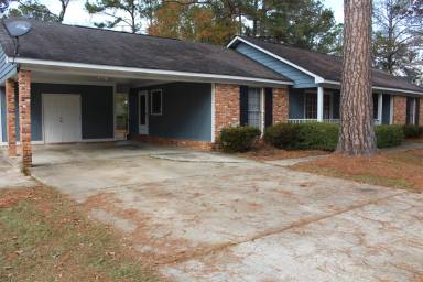 Main picture of 605 Canoe Ct