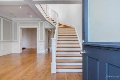 Main picture of 625 Douglass St