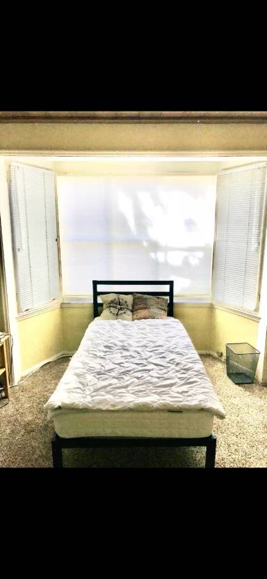 Main picture of 10676 Missouri Ave