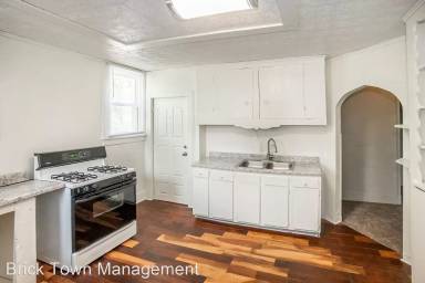 Main picture of 1526 S 29th St