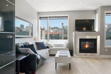 Main picture of 1738 Lombard St